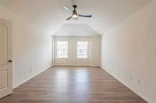 8117 Silverton Creek Ln, Houston, TX 77040 - Photo 11