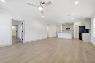 910 Betsy Hl Dr, Rosharon, TX 77583 - Photo 13