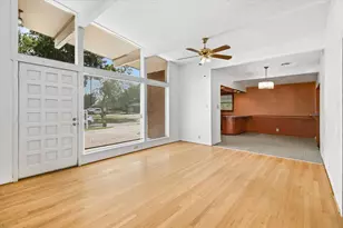 6946 Cole Creek Dr, Houston, TX 77092 - Photo 5