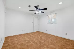 6946 Cole Creek Dr, Houston, TX 77092 - Photo 33