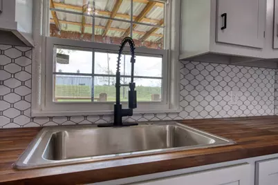 1122 W 2nd Street, Freeport, TX 77541 - Photo 9