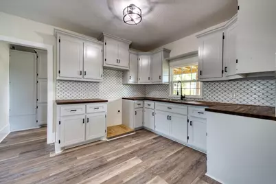 1122 W 2nd Street, Freeport, TX 77541 - Photo 7