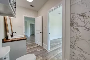 1122 W 2nd St, Freeport, TX 77541 - Photo 17