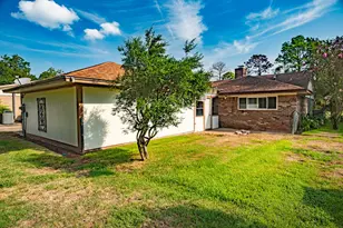 205 Banyan St, Lake Jackson, TX 77566 - Photo 5