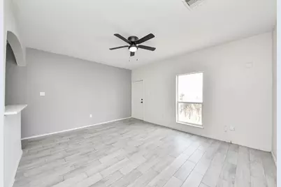 10217 Teneha Drive #B, Houston, TX 77033 - Photo 5