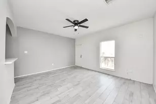 10217 Teneha Dr, Houston, TX 77033 - Photo 5