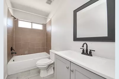 10217 Teneha Drive #B, Houston, TX 77033 - Photo 15