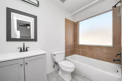 10217 Teneha Drive #B, Houston, TX 77033 - Photo 27