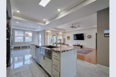 4219 Redbud Street SW, Houston, TX 77051 - Photo 11
