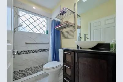 4219 Redbud Street SW, Houston, TX 77051 - Photo 15