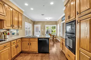 11 Feather Branch Ct, The Woodlands, TX 77381 - Photo 17