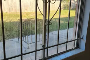 8718 Glen Shadow Dr, Houston, TX 77088 - Photo 15