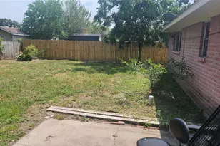 8718 Glen Shadow Dr, Houston, TX 77088 - Photo 17