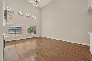 733 W 22nd St, Houston, TX 77008 - Photo 13