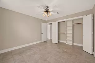733 W 22nd St, Houston, TX 77008 - Photo 9