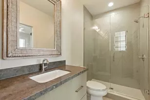 711 Ball St, Galveston, TX 77550 - Photo 15