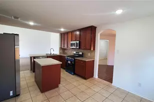 2814 Silver Point Ln, Rosharon, TX 77583 - Photo 3