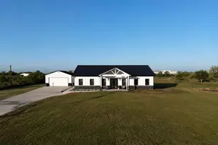 2015 Settlers Ct Dr, Sealy, TX 77474 - Photo 1