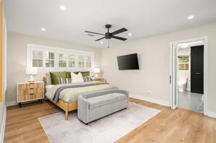 938 Magdalene Dr, Hedwig Village, TX 77024 - Photo 25