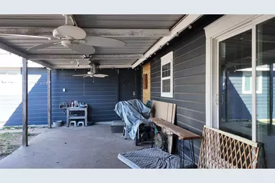 408 Walnut St, Yoakum, TX 77995 - Photo 25