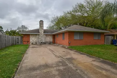3014 14th Avenue N, Texas City, TX 77590 - Photo 1