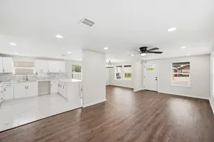 7946 Fowlie St, Houston, TX 77028 - Photo 7