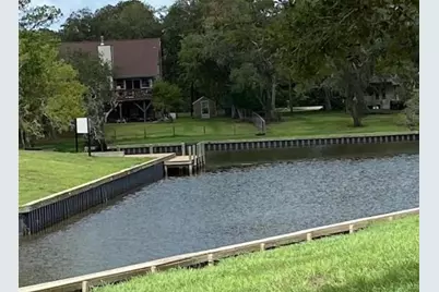 32802 Bayou Bend, Richwood, TX 77515 - Photo 9