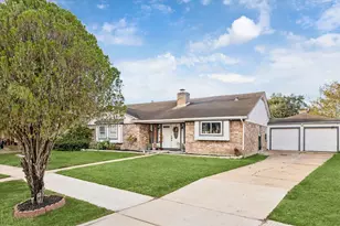 10402 Huntington Point Dr, Houston, TX 77099 - Photo 3