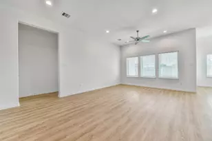 3010 King Oaks St, Baytown, TX 77251 - Photo 11