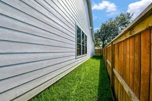 90 Burress St, Houston, TX 77022 - Photo 39