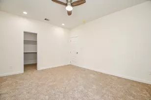 90 Burress St, Houston, TX 77022 - Photo 35