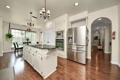 2011 Richland Ct, Sugar Land, TX 77478 - Photo 5