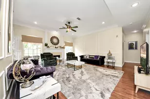 2011 Richland Ct, Sugar Land, TX 77478 - Photo 9