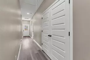 905 B W Virginia St, Navasota, TX 77868 - Photo 9