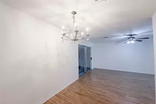 9538 Skyline Dr, Houston, TX 77063 - Photo 11