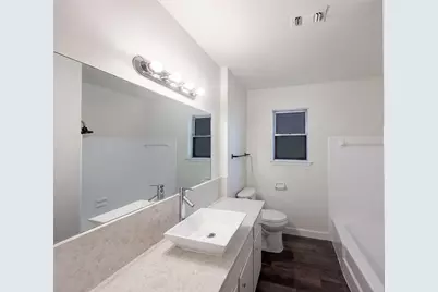 9538 Skyline Drive, Houston, TX 77063 - Photo 15