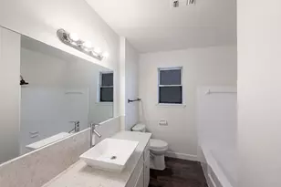 9538 Skyline Dr, Houston, TX 77063 - Photo 15