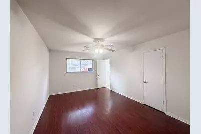 9538 Skyline Drive, Houston, TX 77063 - Photo 13