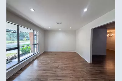 9538 Skyline Drive, Houston, TX 77063 - Photo 3
