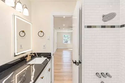 10610 Overbrook Lane, Houston, TX 77042 - Photo 23