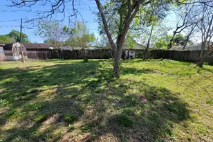 705 Inwood Dr, Baytown, TX 77521 - Photo 3