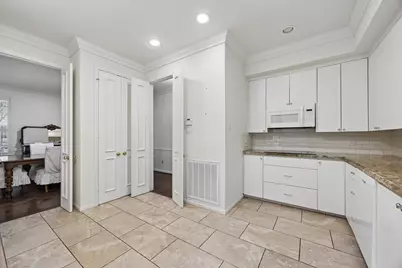 7629 Del Monte Drive, Houston, TX 77063 - Photo 15