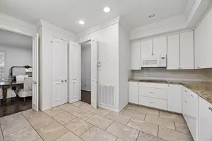 7629 Del Monte Dr, Houston, TX 77063 - Photo 15
