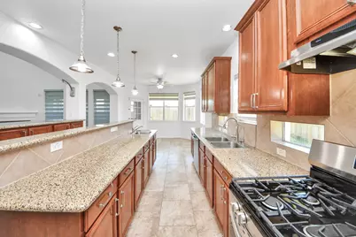 207 Carlie Way, Stafford, TX 77477 - Photo 9