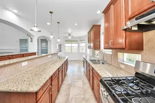 207 Carlie Way, Stafford, TX 77477 - Photo 9