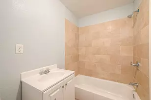 9302 Fairland Dr, Houston, TX 77051 - Photo 9