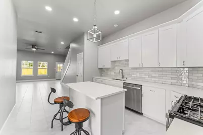 8159 Crestview Drive, Houston, TX 77028 - Photo 9