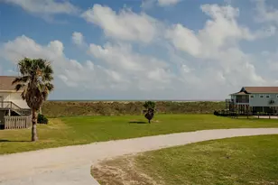 352 Driftwood Dr, Matagorda, TX 77457 - Photo 3