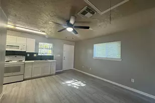 3020 Jewel St, Houston, TX 77026 - Photo 3