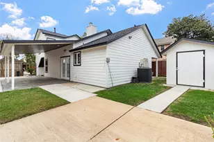 3718 Storm Creek Dr, Houston, TX 77088 - Photo 3